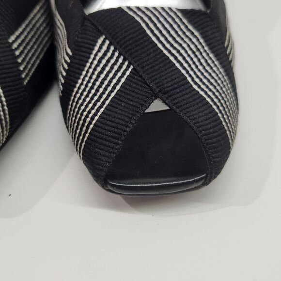 Woman's Nine West 3 1/2" Heel Peep Toe Size 8 1/2 M Black White Stripe - Picture 5 of 16